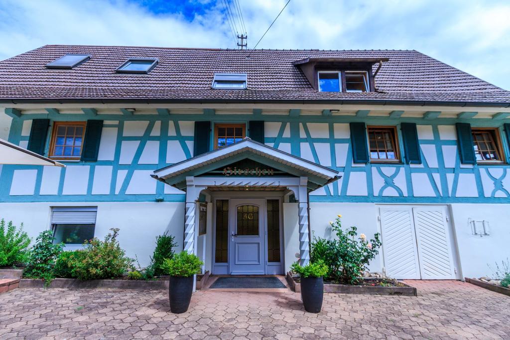 Hirschen Apartments Reute  Exteriör bild
